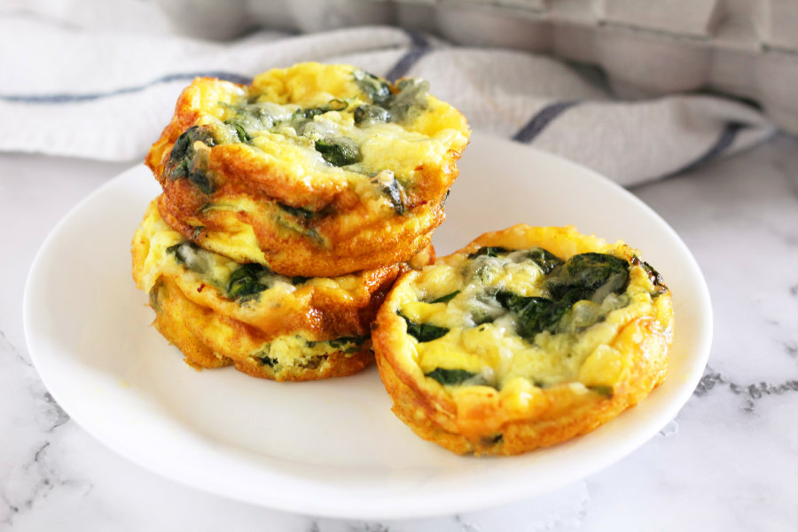 Egg Breakfast Muffins with Spinach and Swiss Cheese