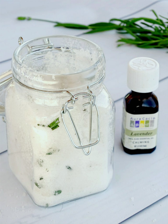DIY Natural Lavender & Coconut Oil Sugar Scrub