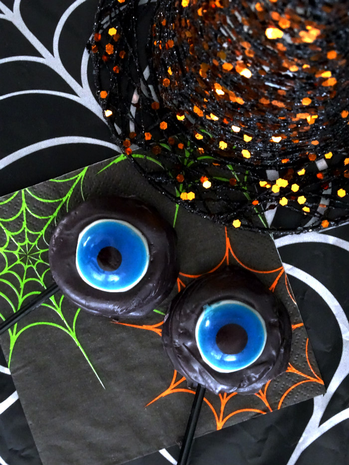 How to Make Easy Halloween Monster Eye Cookie Pops