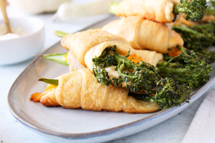Broccoli and Cheese Crescent Roll Bundles