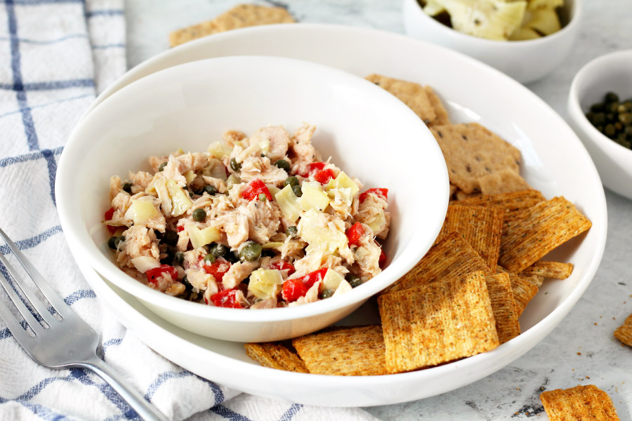 Mediterranean Tuna Salad and Crackers
