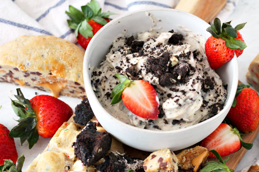 Cookies and Cream Cheese Dip